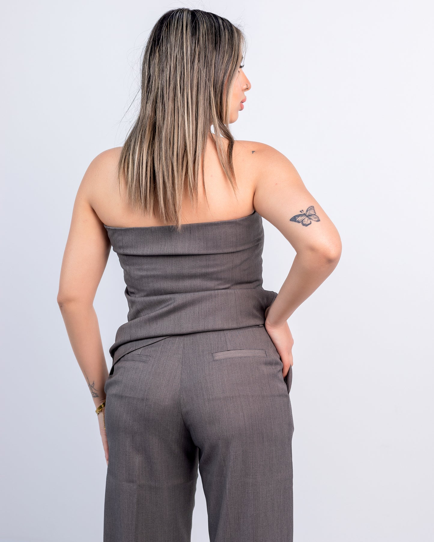 STRAPLESS TOP & FITTED STRAIGHT LEG TROUSERS