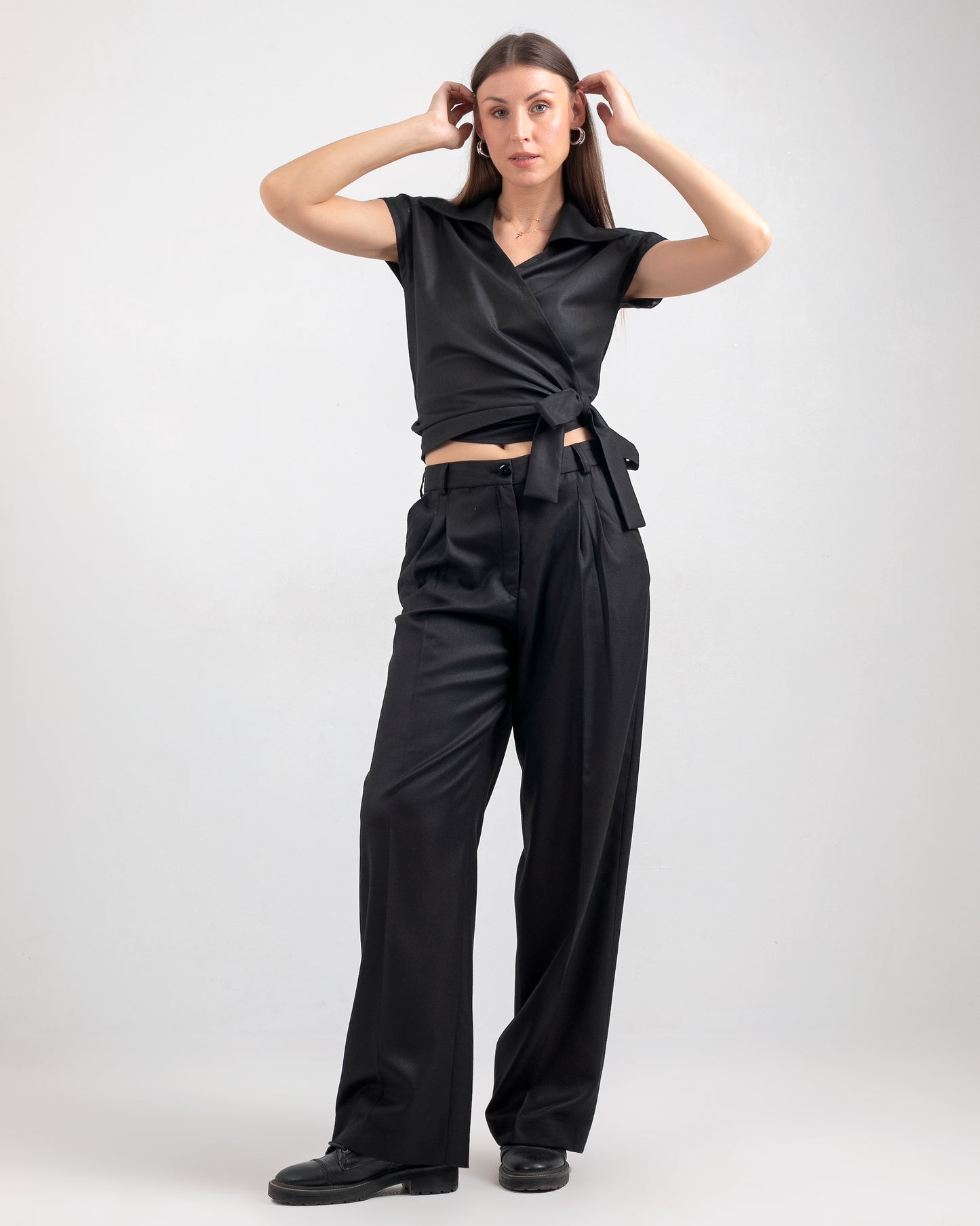 BLACK PLEATED WIDE-LEG PANTS