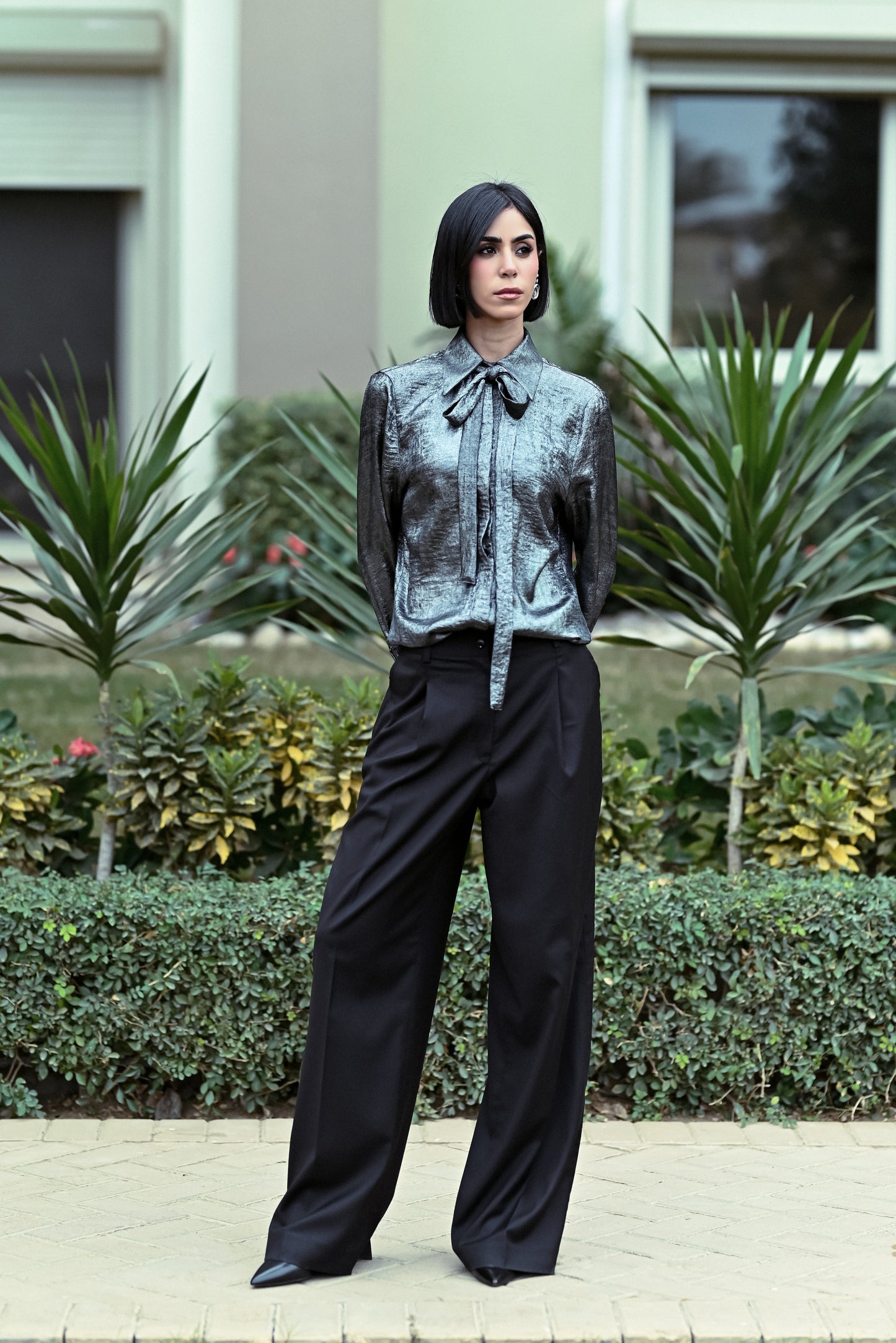BLACK PLEATED WIDE-LEG PANTS