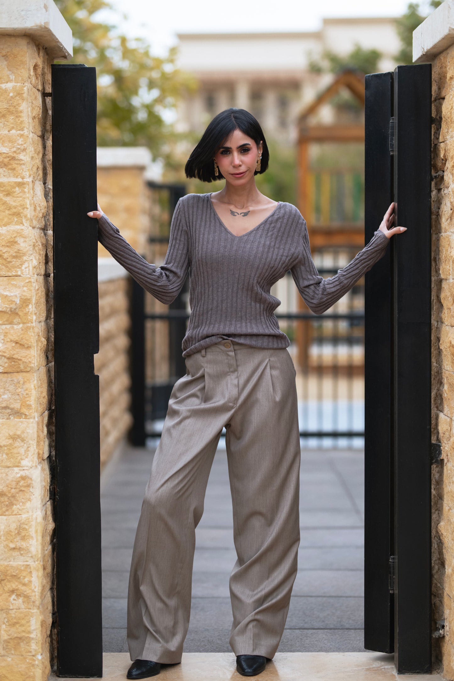BEIGE PLEATED WIDE-LEG PANTS