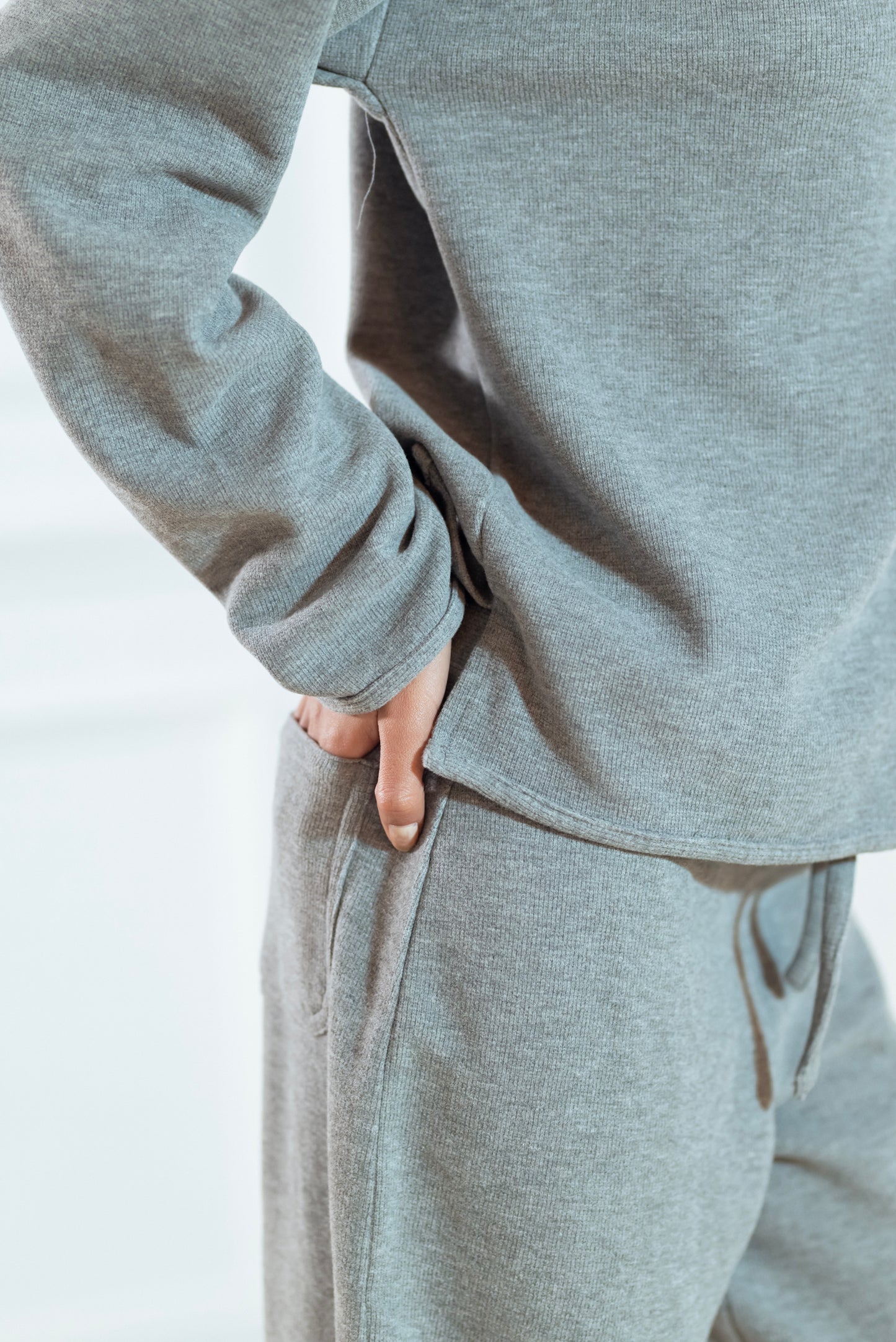 GREY CASHMERE SWEATER & SWEATPANTS
