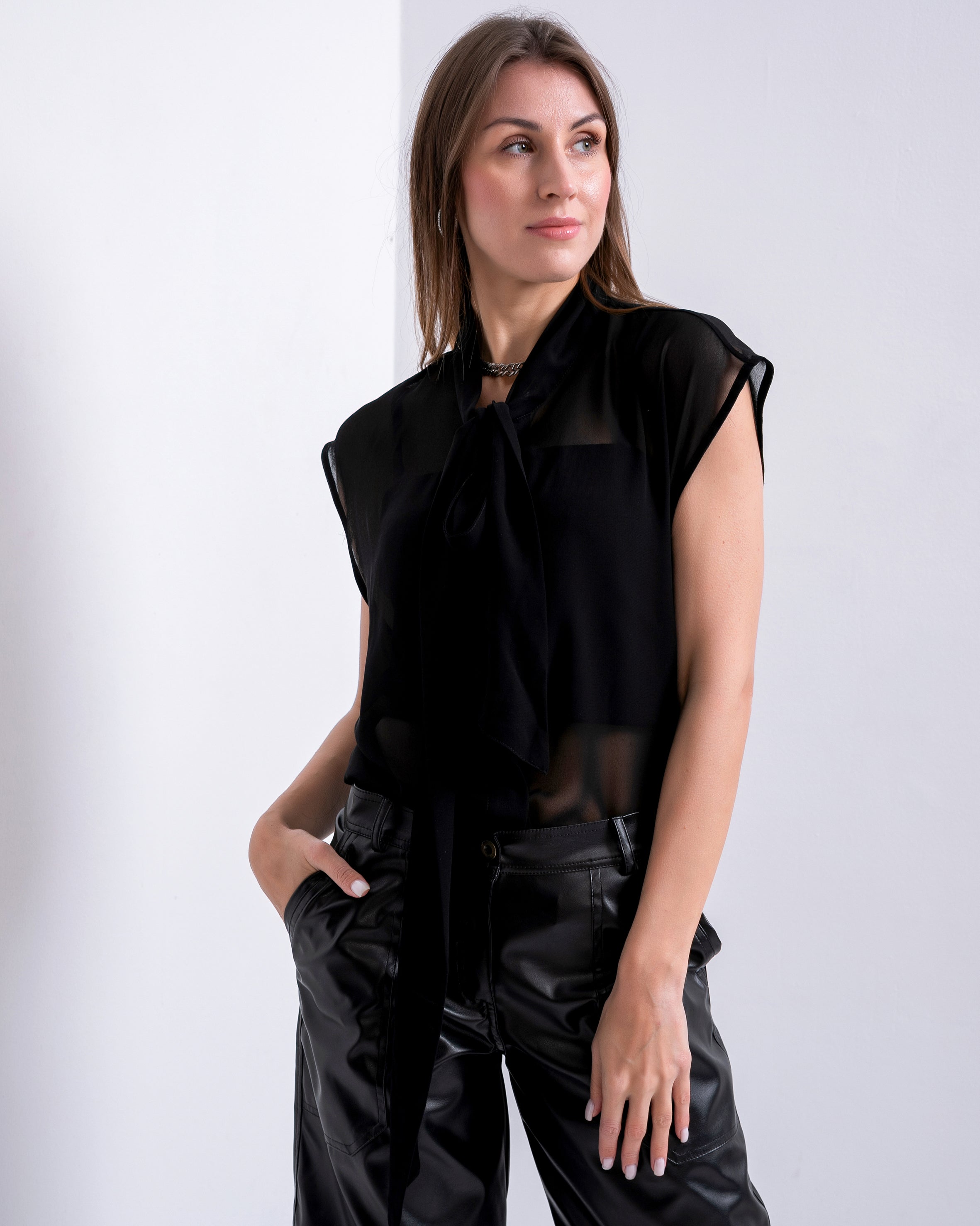 TIE NECK  SLEEVELESS CHIFFON  BLOUSE