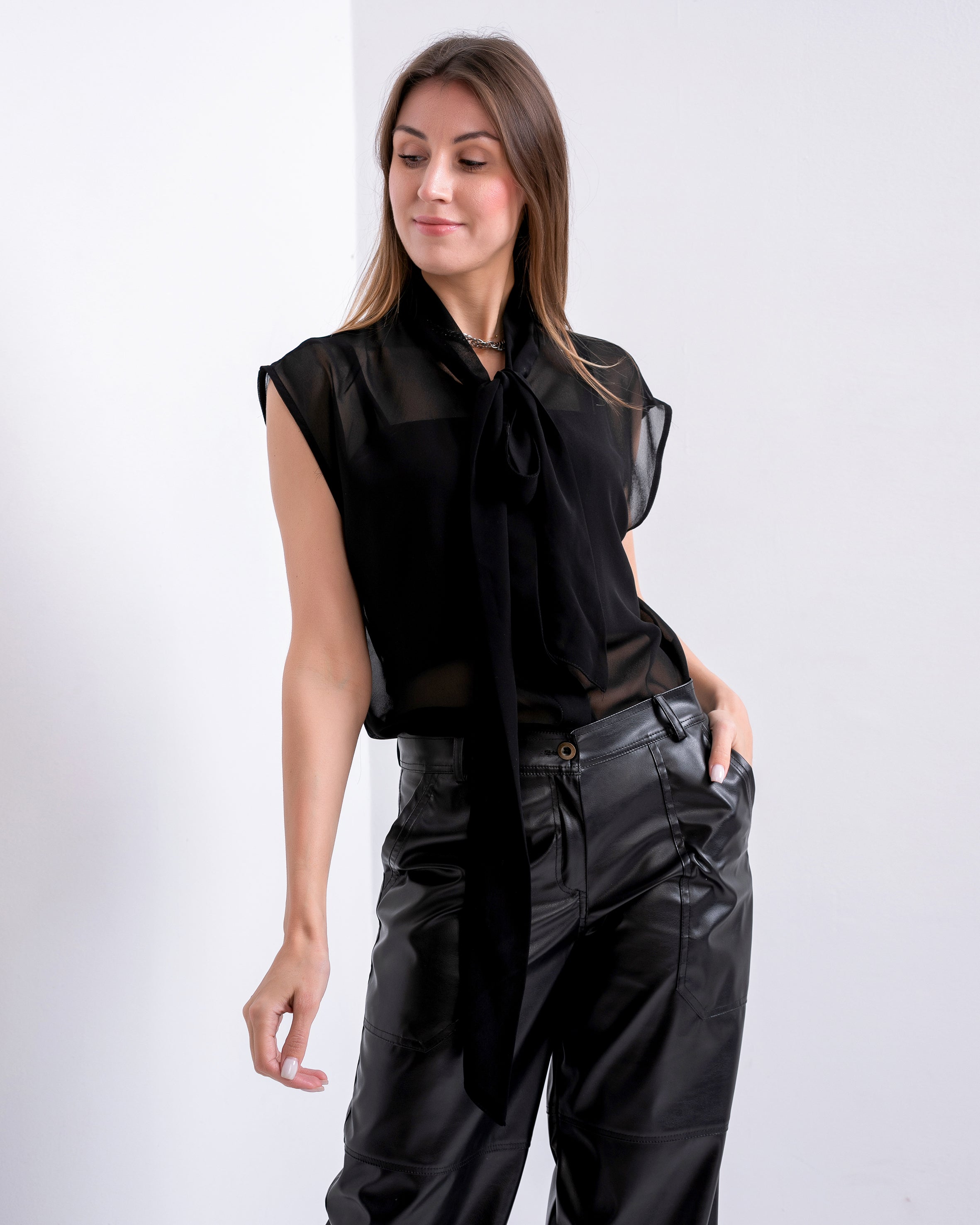 TIE NECK  SLEEVELESS CHIFFON  BLOUSE