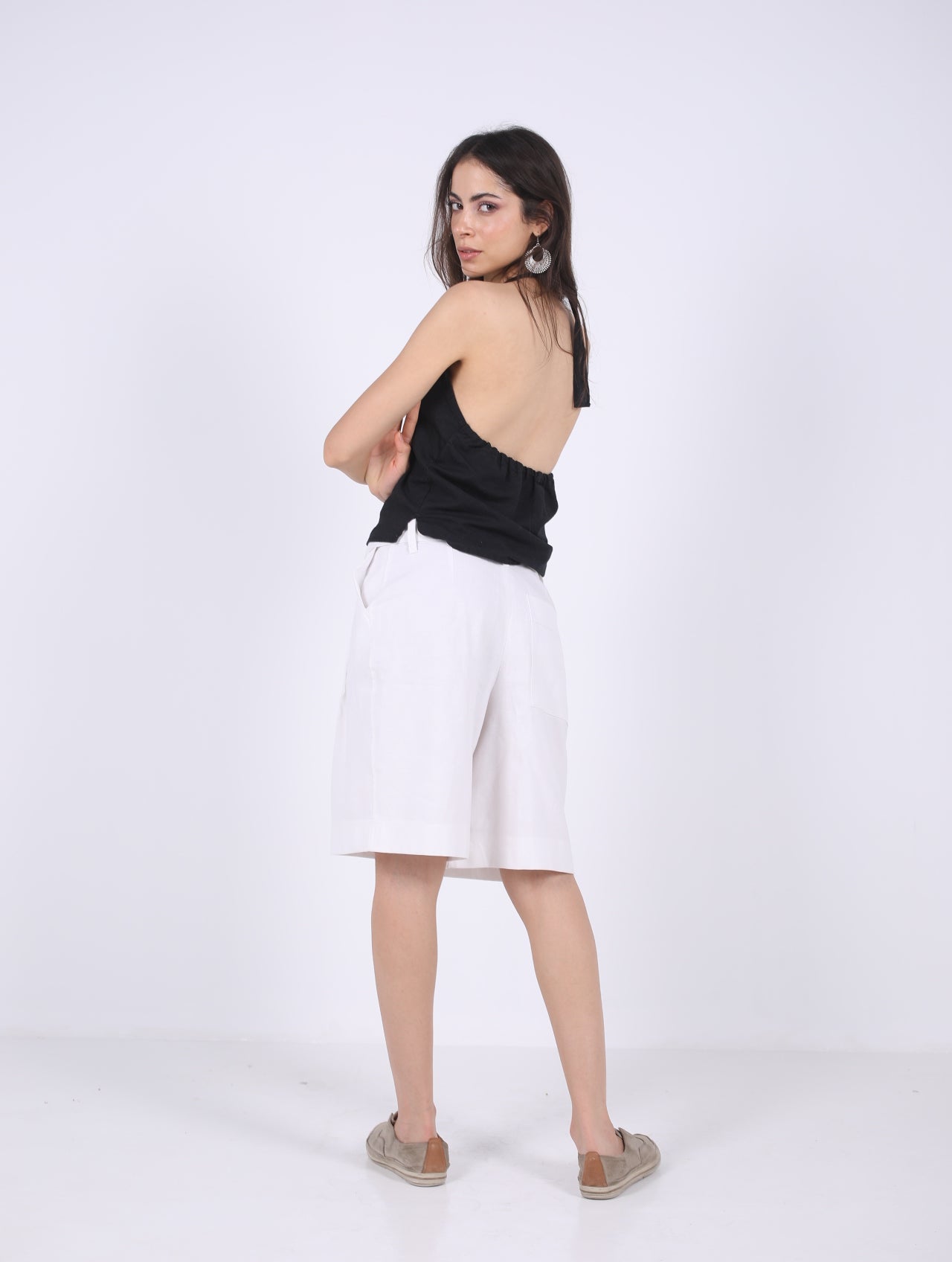 100% LINEN SHORT PLEATED BERMUDA SHORTS