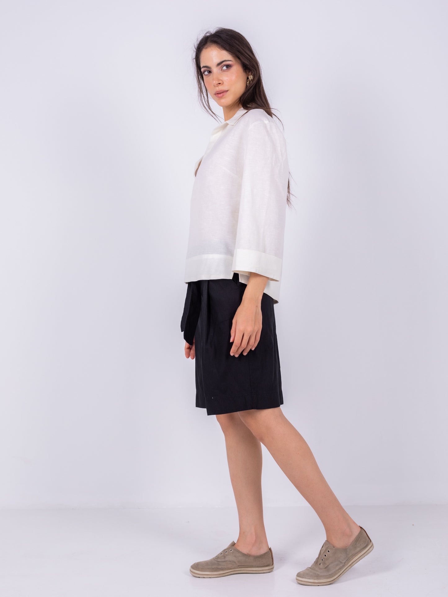 Off-white linen blouse with collar shirt