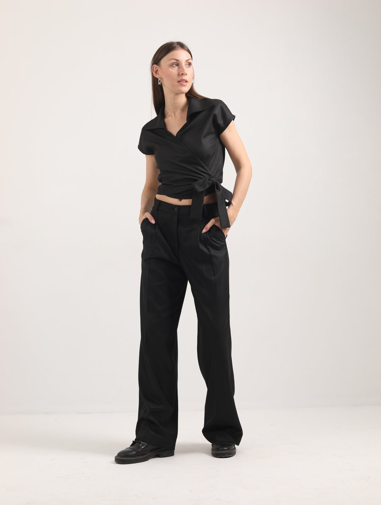 BLACK WRAP BROWN  TOP