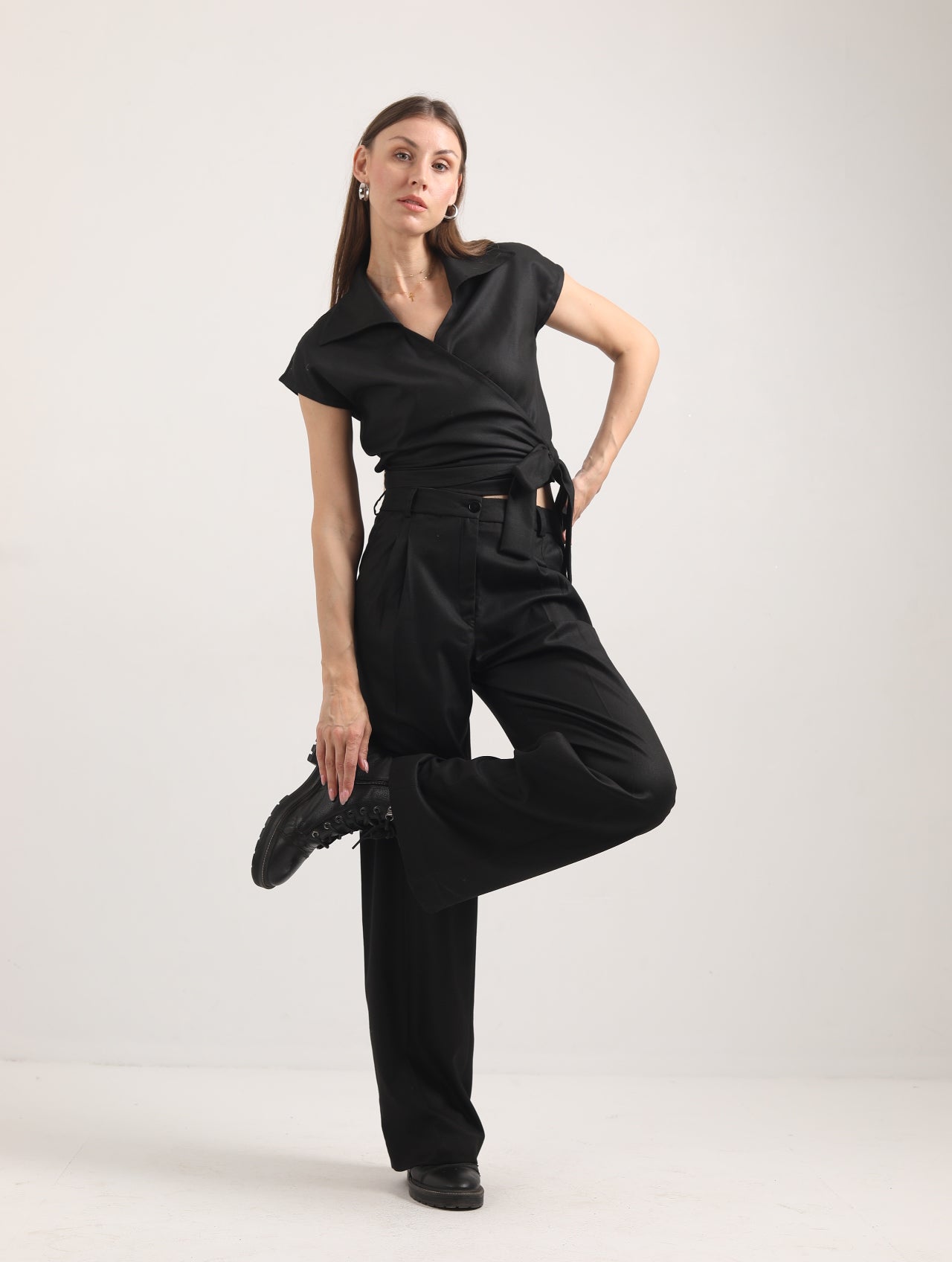 BLACK WRAP BROWN  TOP