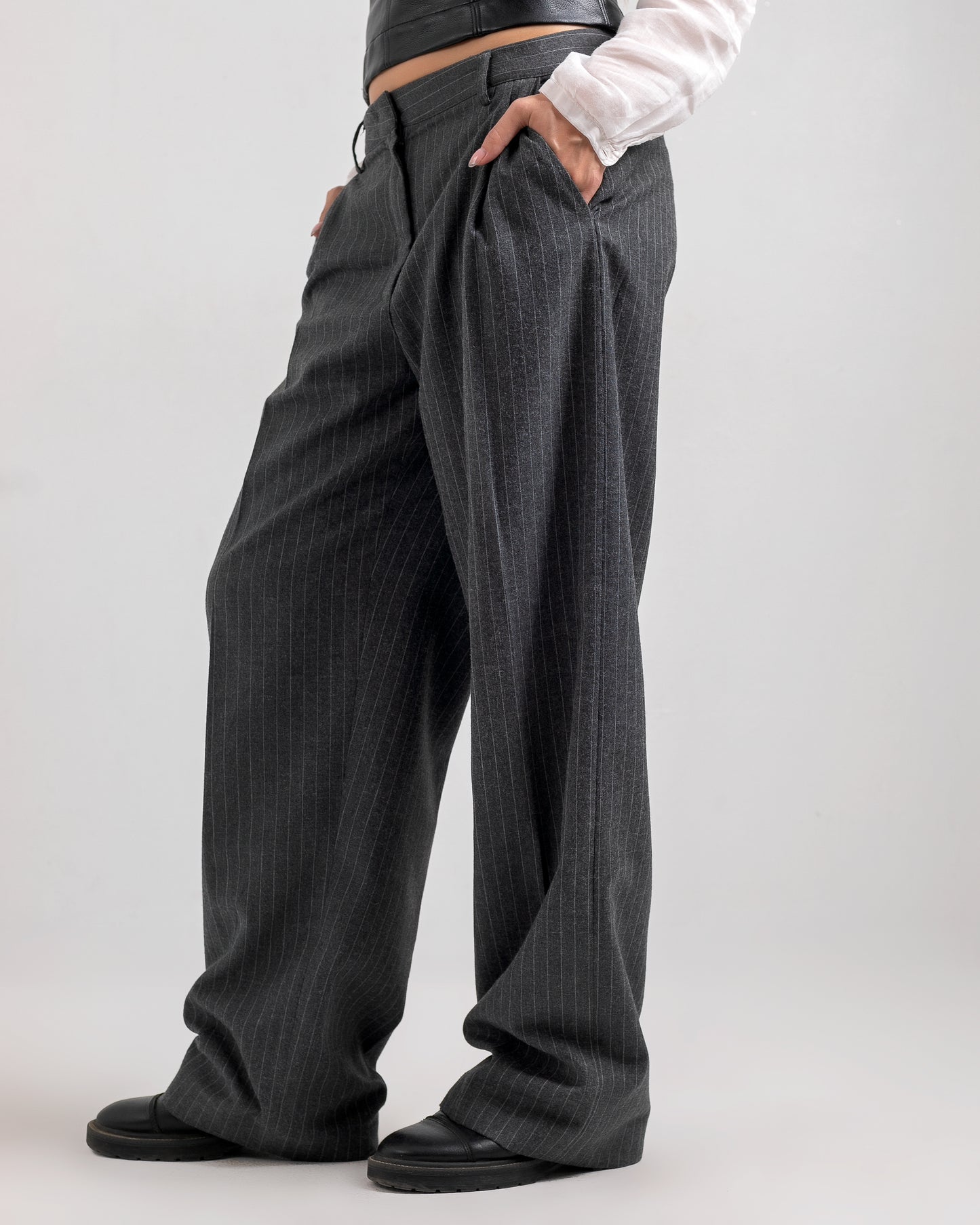 STRIPED DARK GREY LOOSE TROUSERS