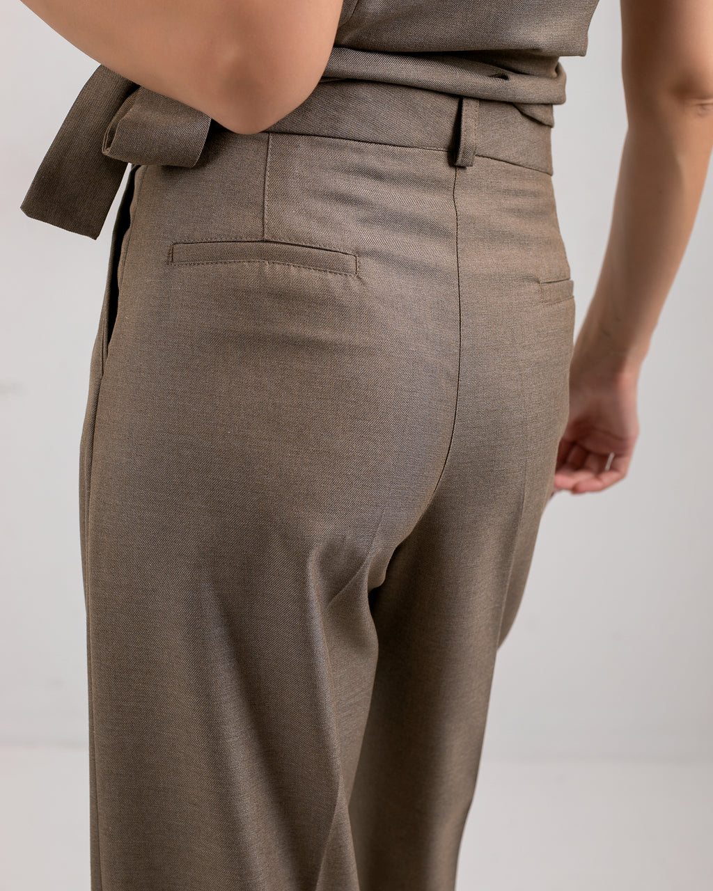 BROWN PLEATED PANTS