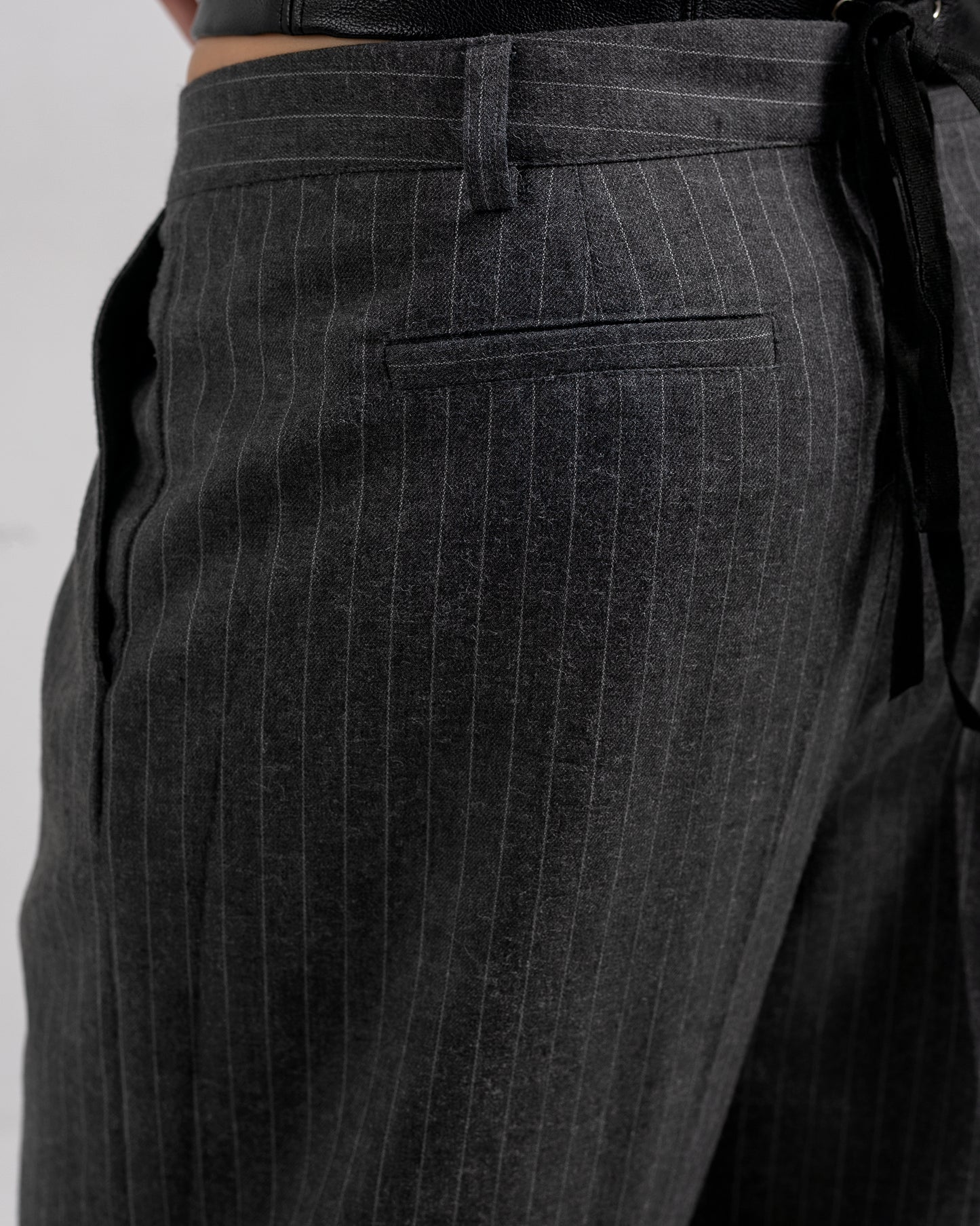 STRIPED DARK GREY LOOSE TROUSERS