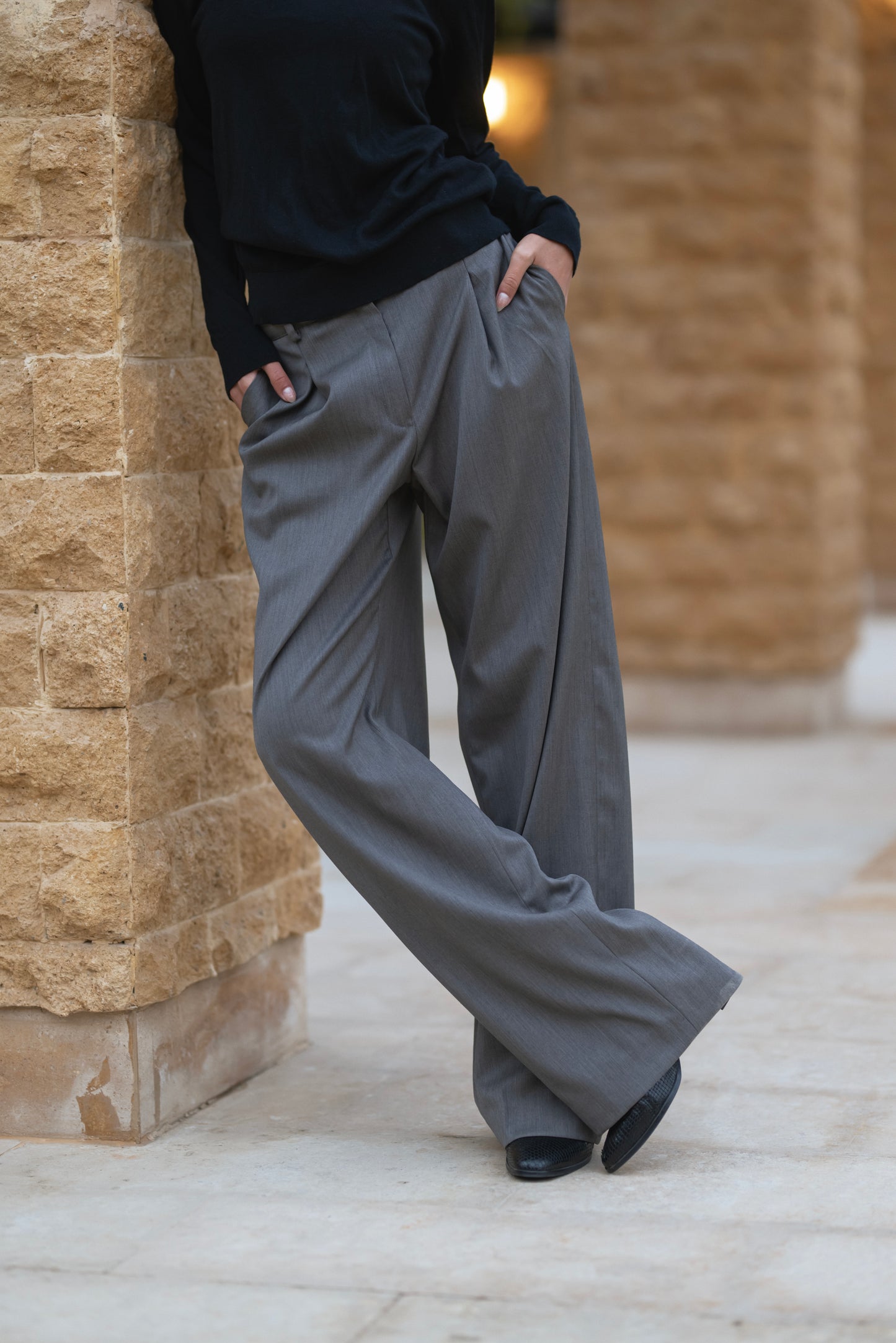 GREY  PLEATED  WIDE-LEG  PANTS